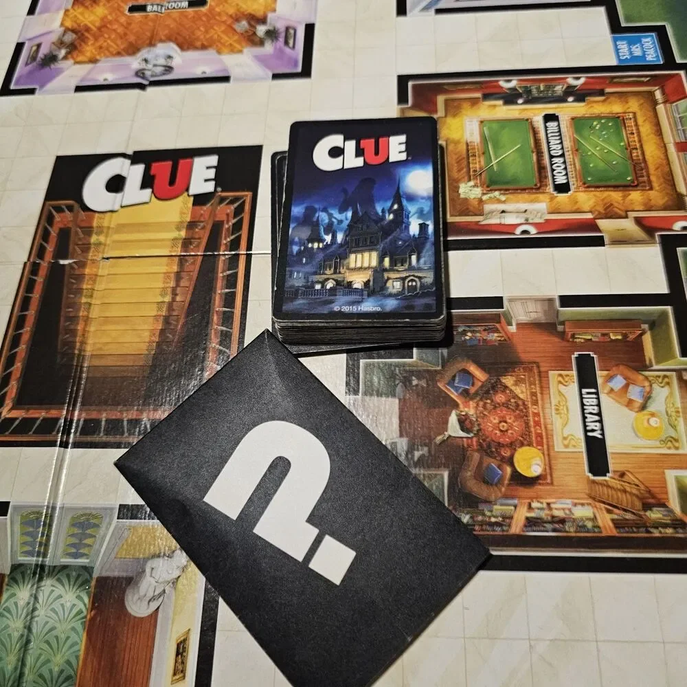 Clue Classic Mystery Board Game 2-6 Players Ages 8+ Hasbro Gaming 2